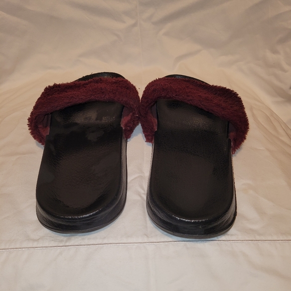Barerun Furry Slippers Burgandy or Maroon - Picture 3 of 8